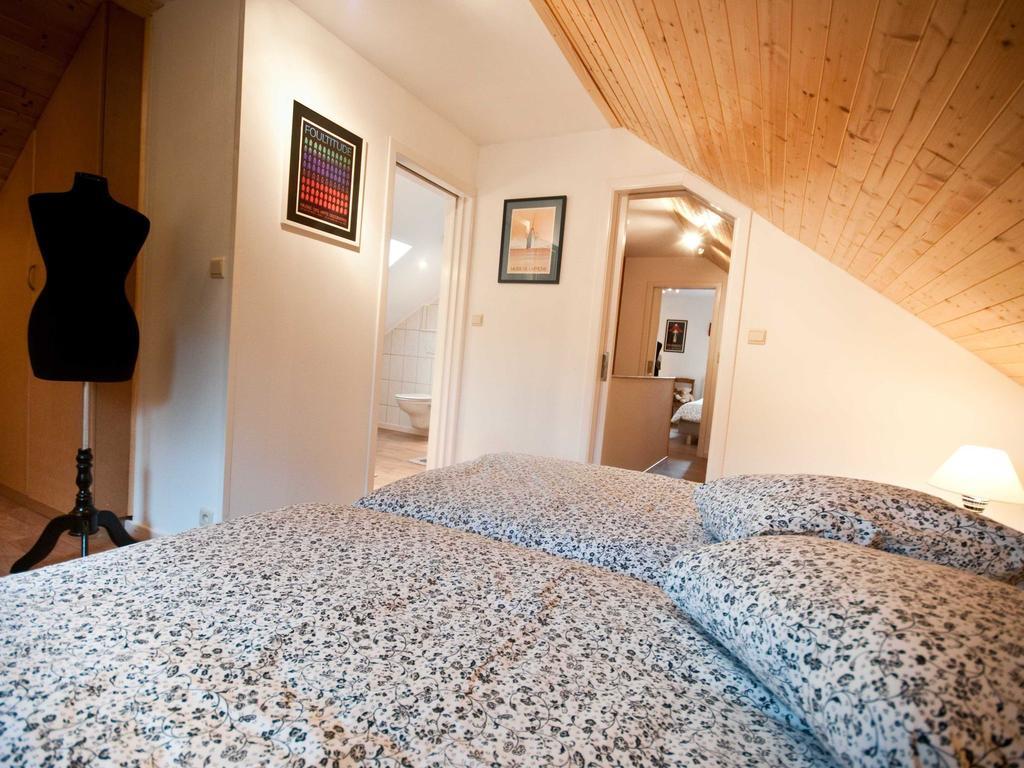 Modern Holiday Home In Stavelot With Fireplace Cameră foto